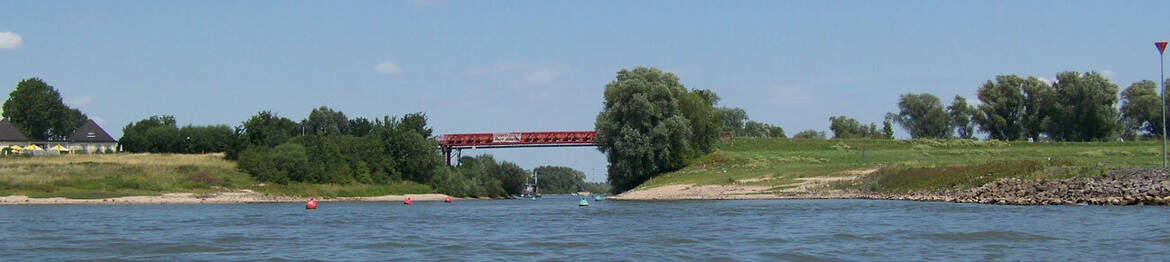 de-brug-naar-de-bijland-1300